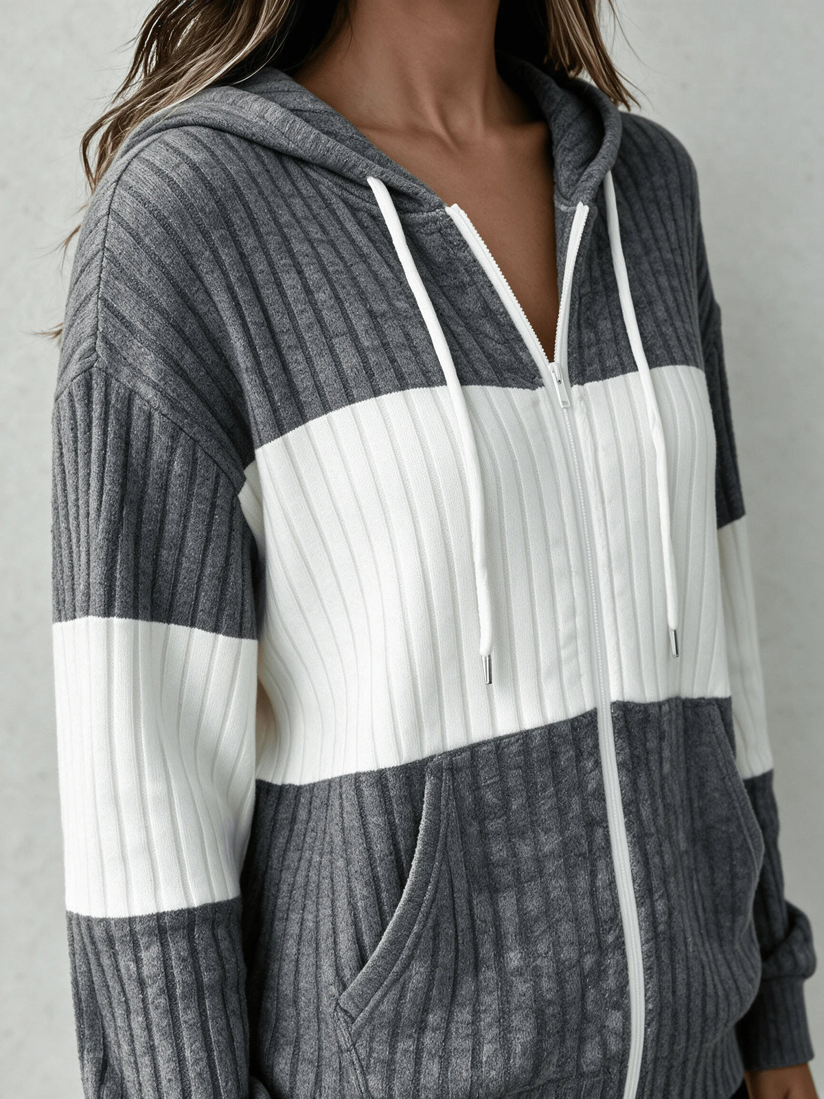 Essential Color-Block Zip-Up Knit Hoodie Cardigan in Grey – view 2